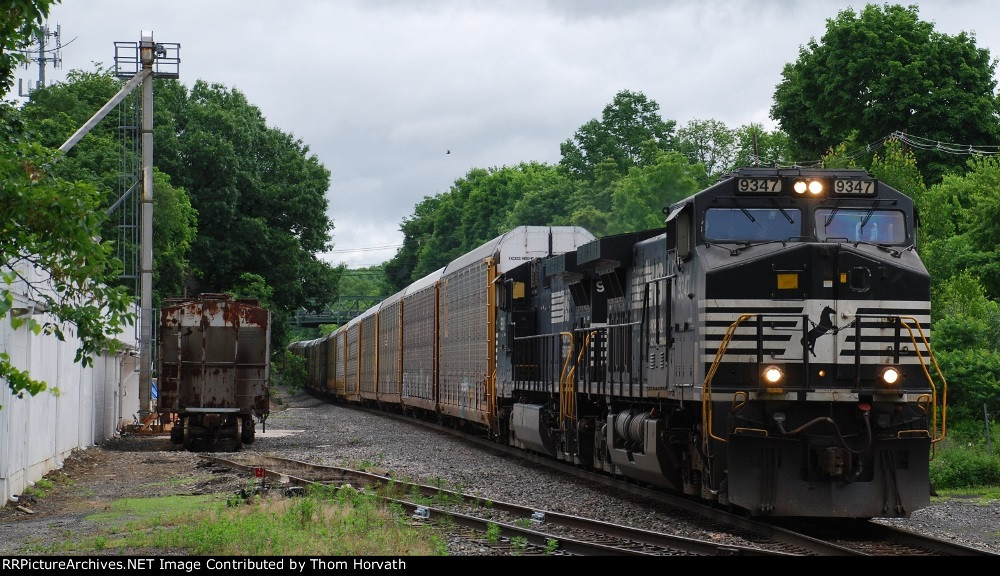 NS 11J passes by Agway, situated on the LEHL @ MP 68.8, at 9:50